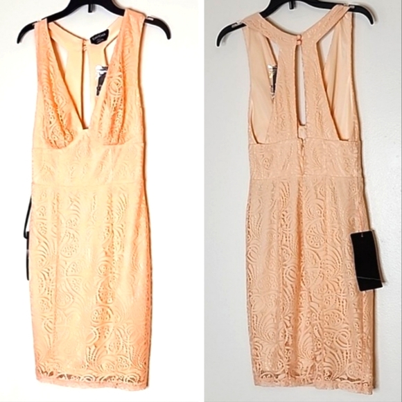 NEW Bebe Allie Deep V Neckline Lace Dress Bodycon Retro Summer Vintage Barbie - Picture 1 of 15